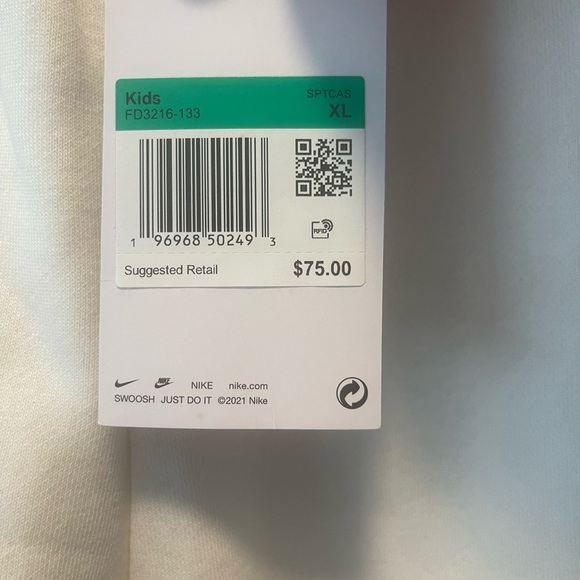 Nike Tech - Picture 5 of 5